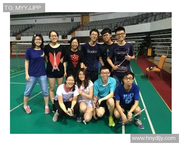 重庆羽毛球队与南京羽毛球队赛后复盘分析力量对比与战术探讨